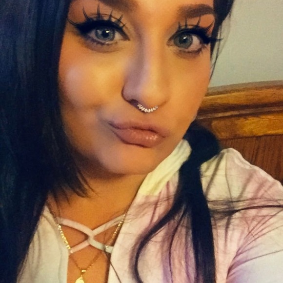 Meet your Posher, Annamaria - Picture 1 of 1